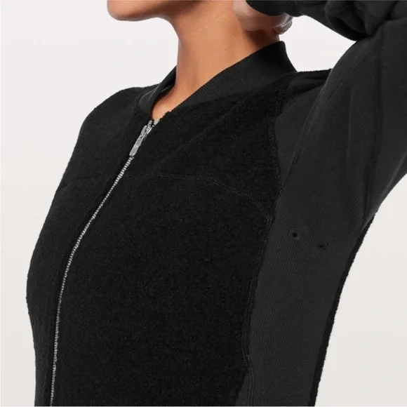 LULULEMON ATHLETICA STAND OUT SHERPA JACKET